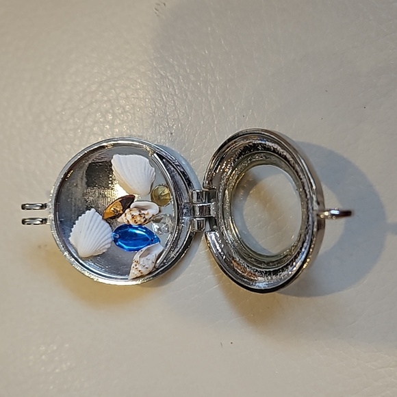 Silver Locket Pendant Interchangeable Contents - Picture 2 of 6
